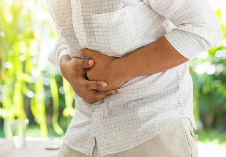 بروز برخی عوارض گوارشی در عده ای از مضرات سرکه سیب است.