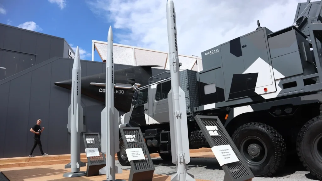 1781398229 732 سیستم پدافند هوایی IRIS T SLS MK4 ساخت آلمان آفتاب وطن.webp