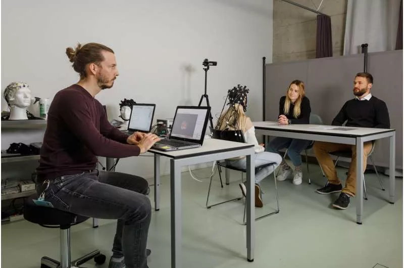 1694037257 استرس کودکان و کنترل ان با فعالیت ورزشی.webp