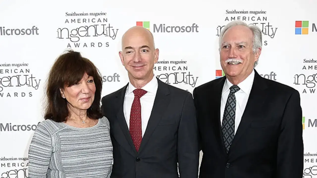 بی اطلاعی پدر بیولوژیکی جف بزوس از اینکه پسرش یک میلیاردر موفق است 19 1694926134 917 بی اطلاعی پدر بیولوژیکی جف بزوس از اینکه پسرش یک
