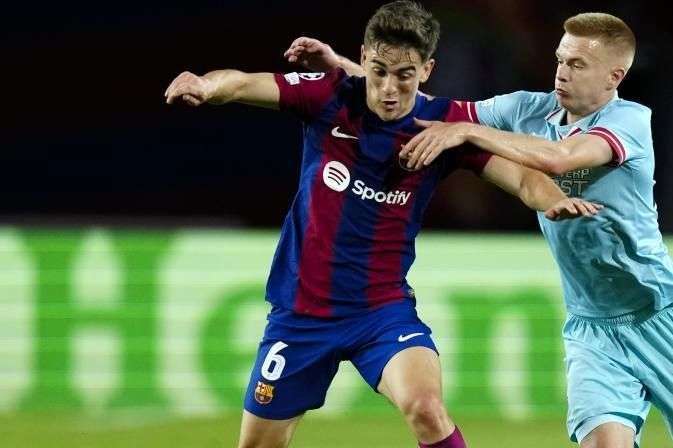 بارسلونا روی دی بر وی نه جدید دست گذاشت