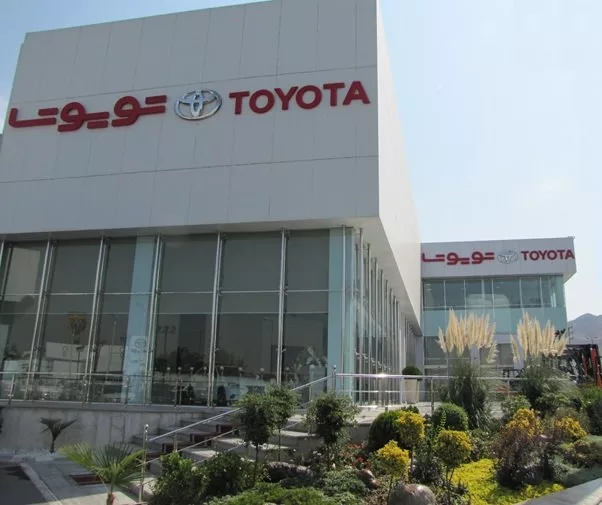 بهبود عملکرد خودرو با پاکسازی موتور و کاتالیست در نمایندگی.webp