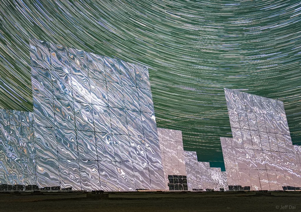 تصویر روز ناسا کیهان در آینه.webp