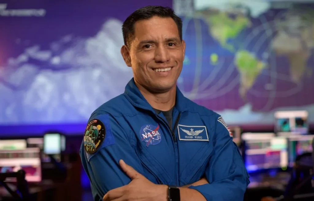 فضانورد ناسا در ایستگاه فضایی بین‌المللی رکوردشکنی می‌کند.webp