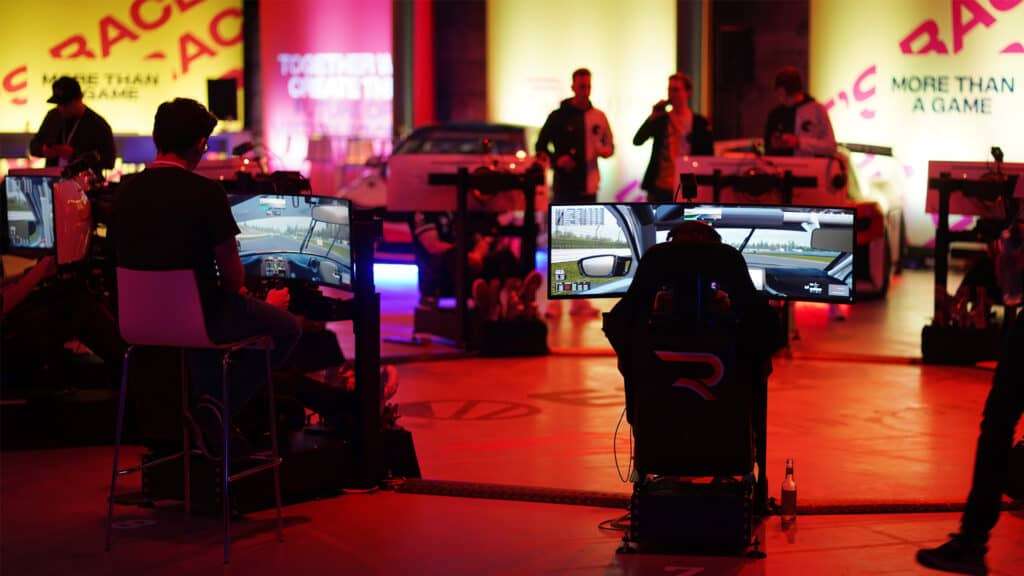 ۱۵ بازی شبیه‌ساز اتومبیل‌رانی برتر