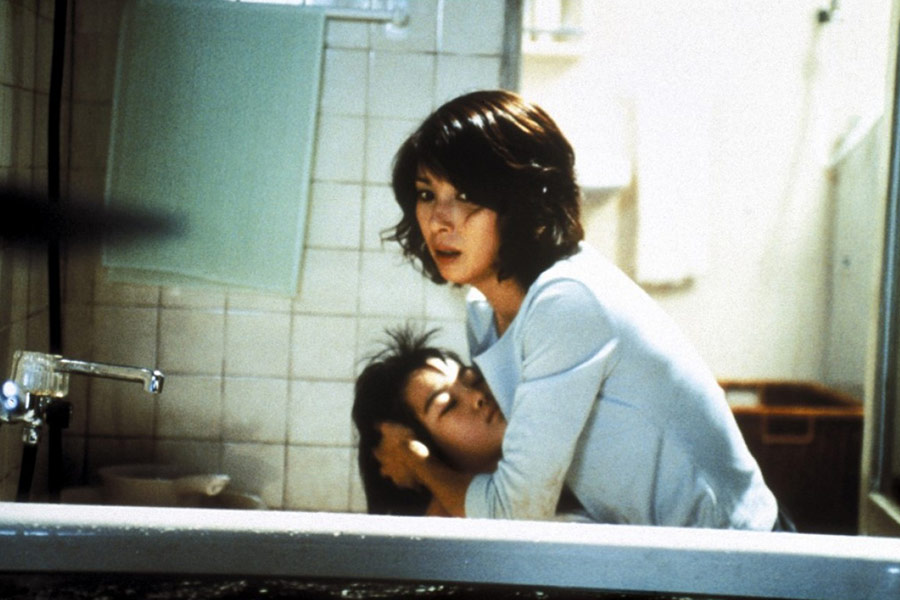 قصد داریم شما را با 10 فیلم شاهکار آسیایی آشنا کنیم که نسخه اورجینال آن ها بسیار بهتر از بازسازی های مشهور هالیوودی شان است.