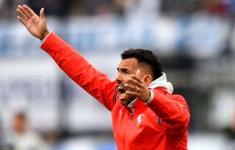 بازیکنانی داریم که جمع و تفریق هم بلد نیستند