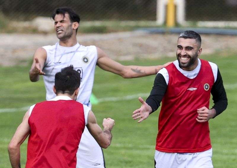 متفاوت‌ترین تمرین عیسی با سپاهان عکس