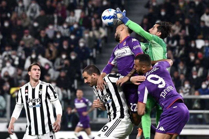 1699159125 برگزاری بازی یوونتوس و فی و رن تینا در طوفان