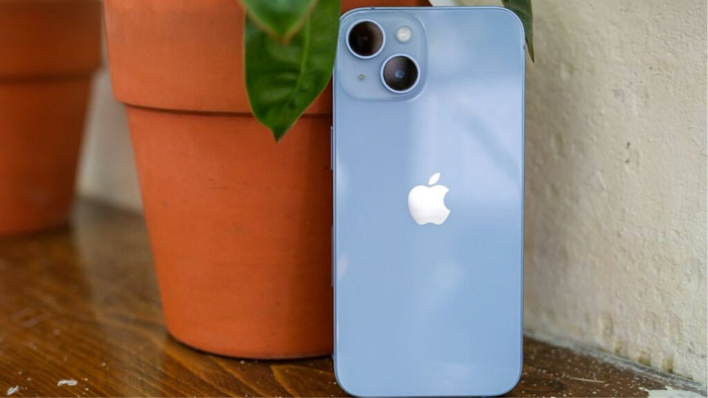 آیفون SE 4 به گمان زیادً همانند به آیفون 14 و دارای دکمه Action خواهد می بود 4 1699611021 952 آیفون SE 4 به گمان زیادً همانند به آیفون 14