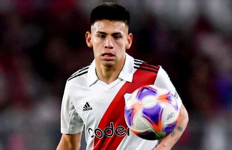 1699997264 من به گرد پای لئو نمی‌رسم‌