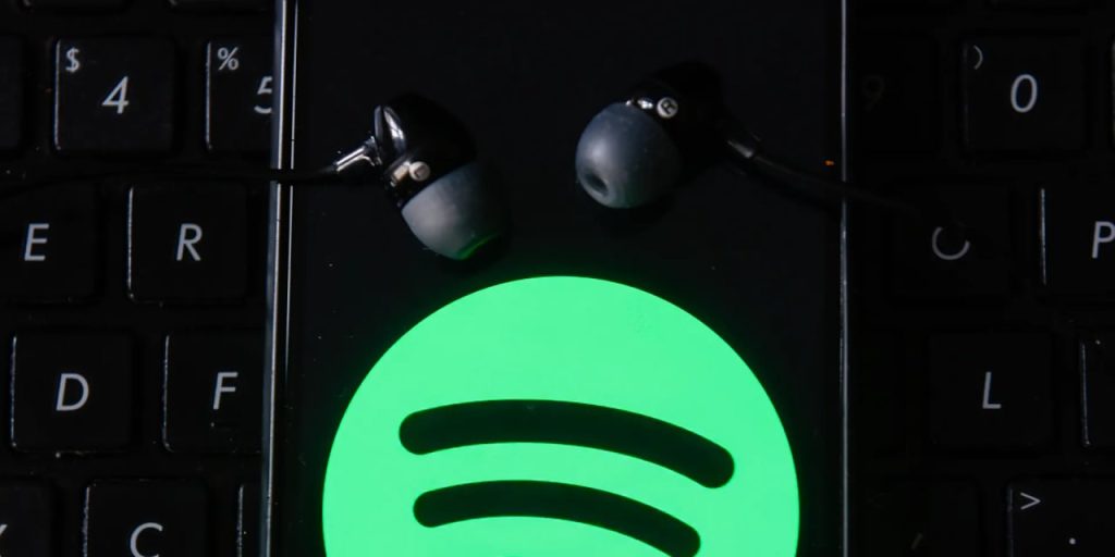 1700339661 اسپاتیفای با هوش مصنوعی گوگل کشف پادکست‌های تازه را راحت‌تر