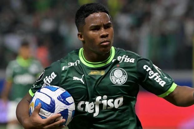 1700472940 امیدوارم مسی را از نزدیک ببینم