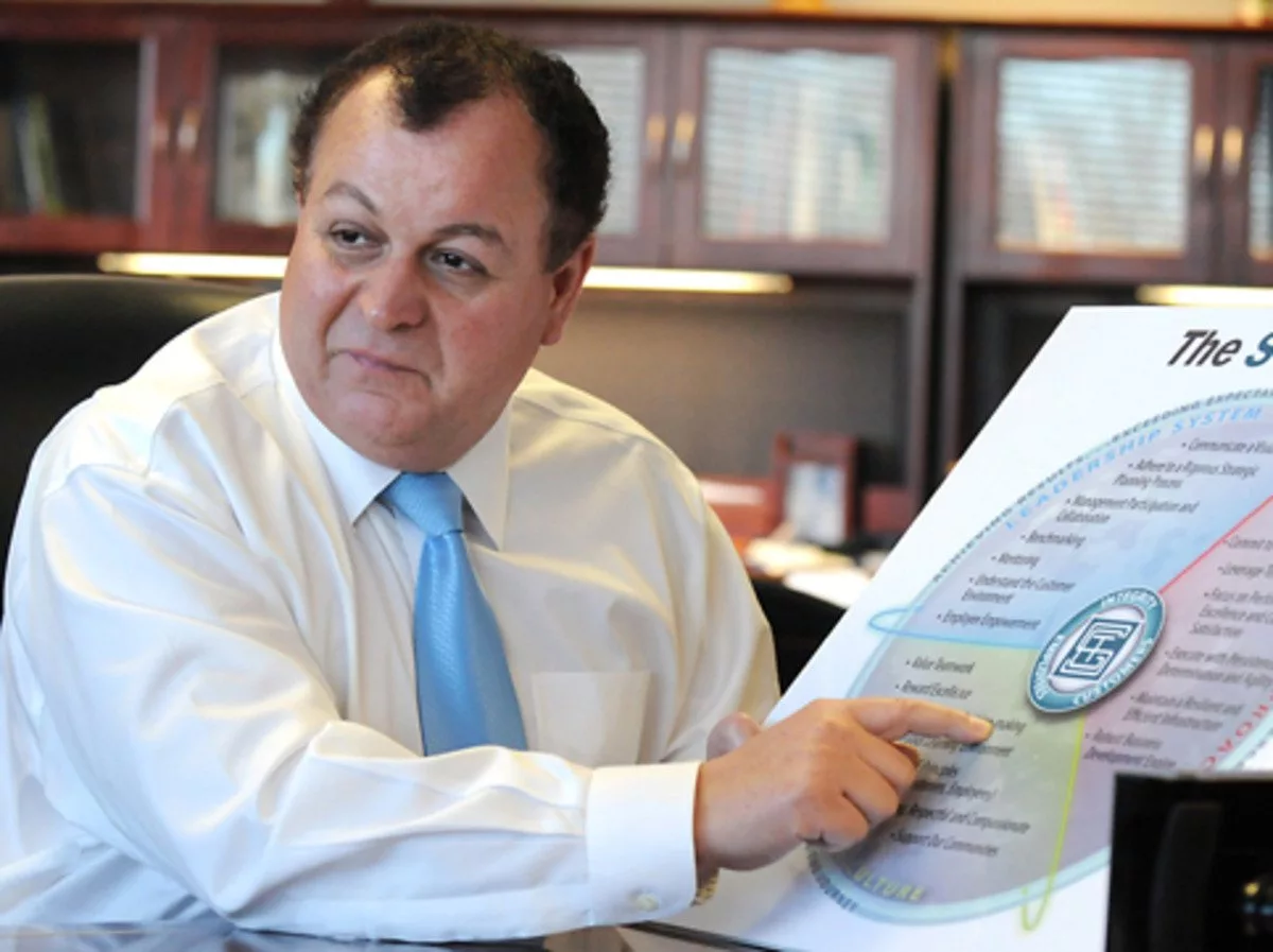 با کمال غفاریان، میلیاردر ایرانی آشنا شوید؛ مردی که رویاپرداز و دیوانه فضاست 10 کمال غفاریان