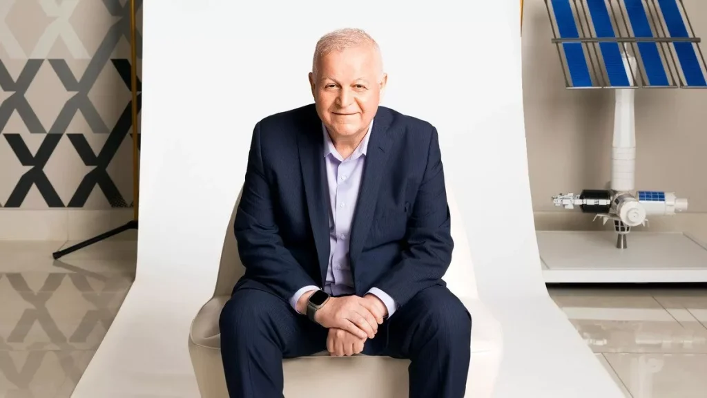 1700966237 با کمال غفاریان، میلیاردر ایرانی آشنا شوید؛ مردی که رویاپرداز.webp