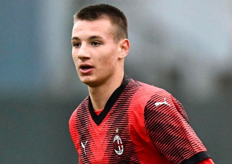 1701057333 از کودکی قلبم برای میلان می‌تپد