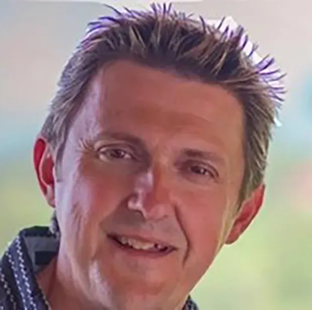 مبارزه مسن ترین بوکسور ولترویت جهان و ناک شدن او توسط حریف 36 سالهاش + ویدیو 14 مبارزه مسن ترین بوکسور ولترویت جهان و ناک شدن او توسط حریف 36 سالهاش