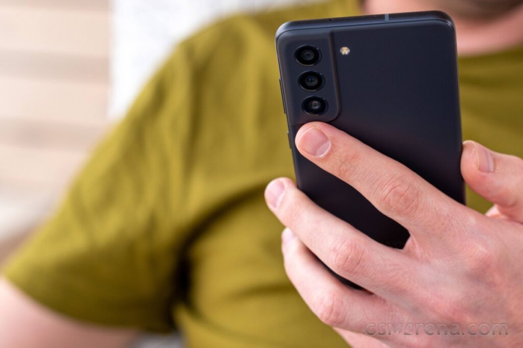 بهترین تلفنهای گیمینگ سامسونگ برای گیمرها 221 گوشی گیمینگ سامسونگ مدل GALAXY S21 FE 5G