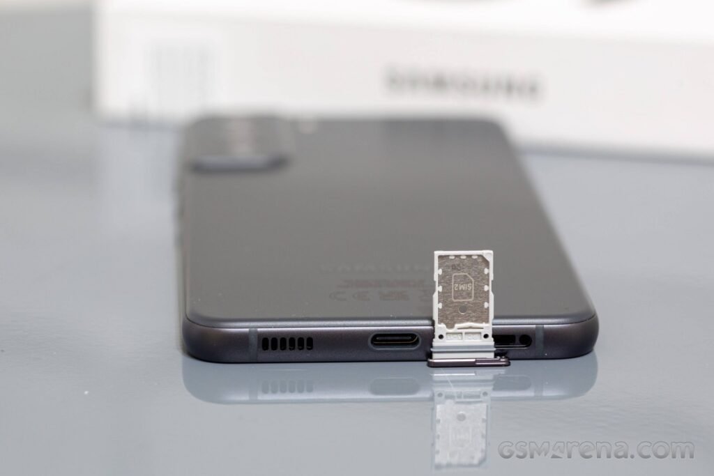 بهترین تلفنهای گیمینگ سامسونگ برای گیمرها 217 گوشی گیمینگ سامسونگ مدل GALAXY S21 FE 5G