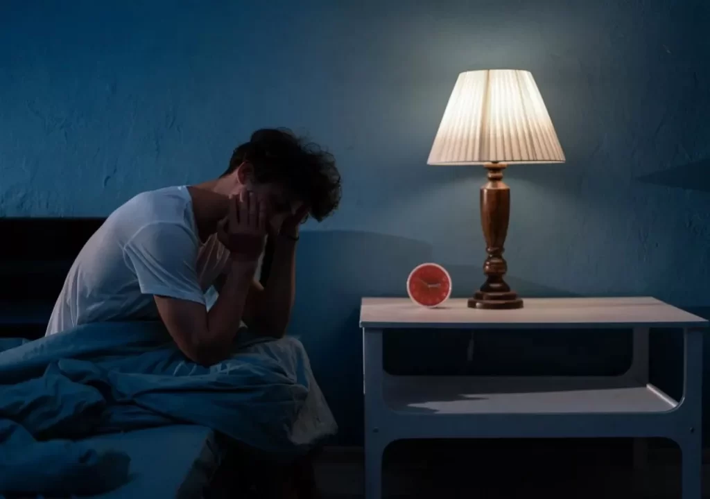 1704056785 کم‌‌خوابی اثرات منفی تعداد بسیاری در ما تشکیل می‌کند.webp