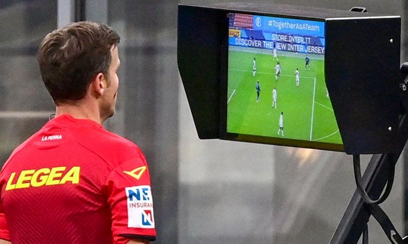 1704856141 همه باید ‌VAR‌ را ببینند