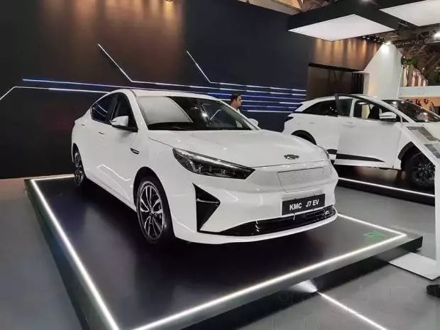 1705453778 تصاویری از ماشین برقی تازه کرمان موتور