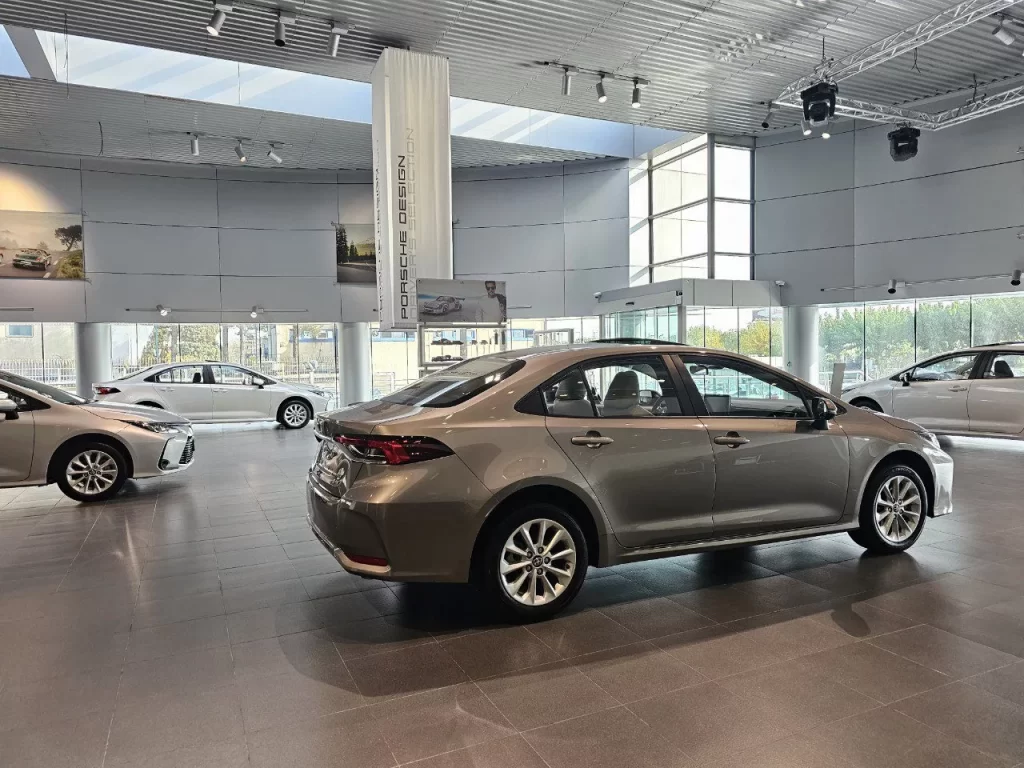 آشفتگی به واردات تویوتا کرولا رسید، چهار شرکت واردکننده و.webp