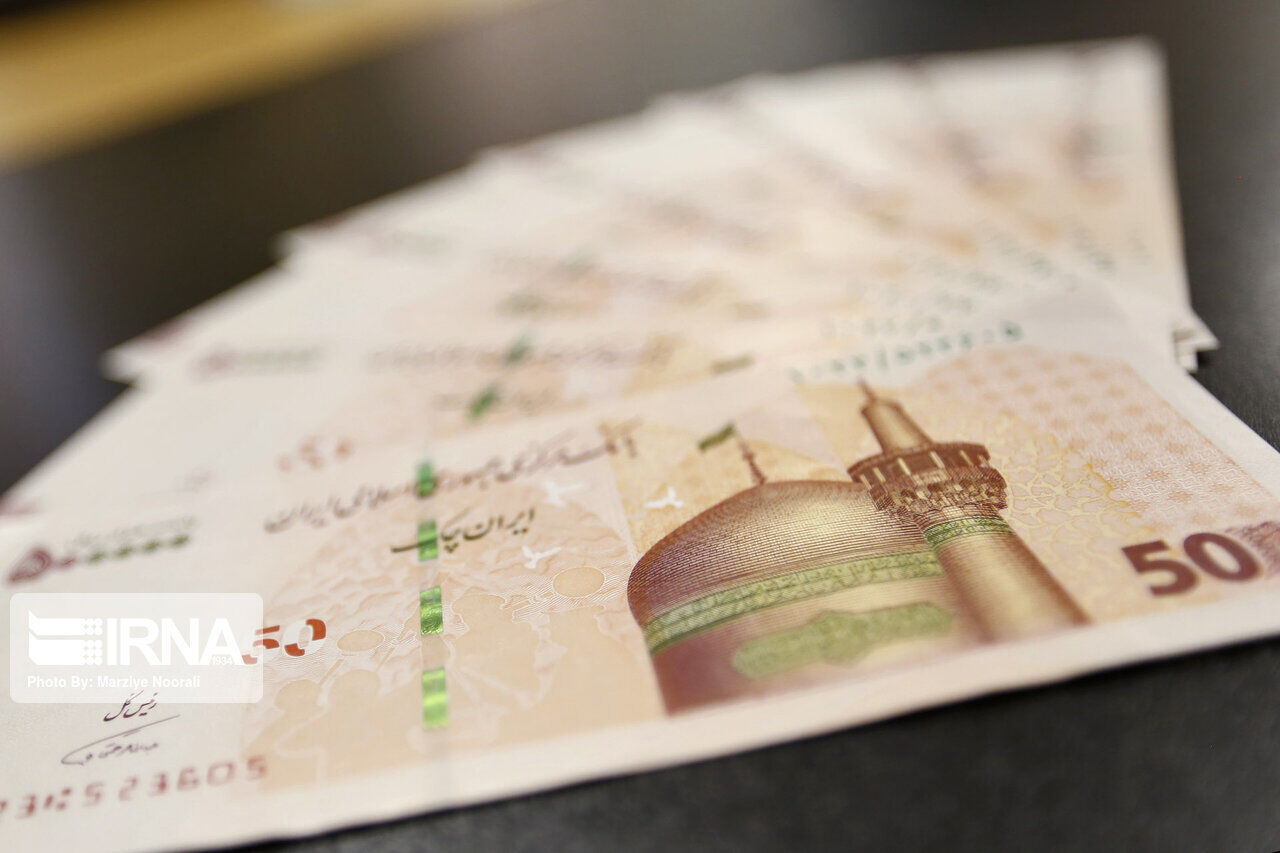 خبر مهم برای کارمندان رسید 7 عیدی کارمندان