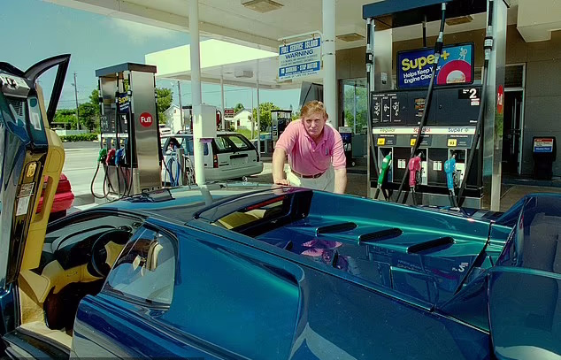 لامبورگینی سفارشی دونالد ترامپ که برای نام او ۵ برابر گرانتر فروخته شد + وید 24 لامبورگینی سفارشی دونالد ترامپ که به خاطر نام او ۵ برابر گرانتر فروخته شد + ویدئو