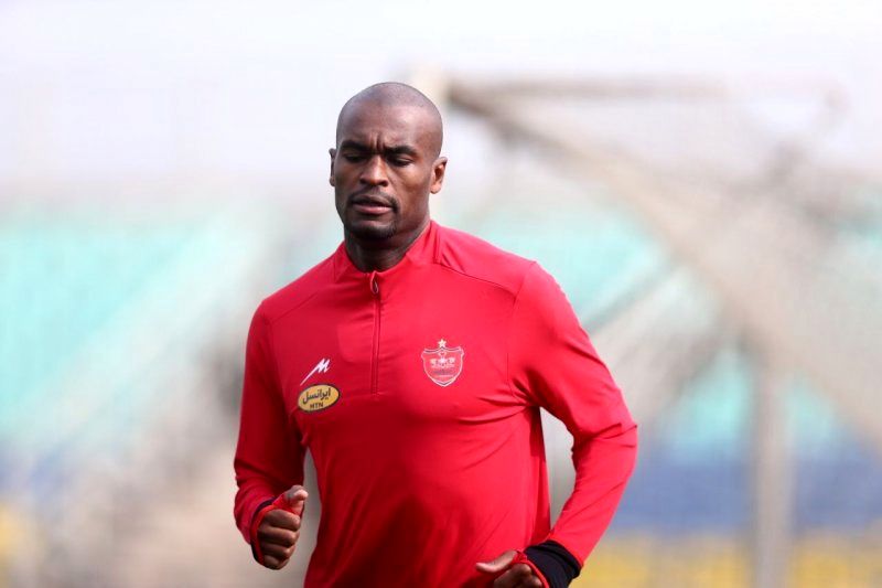 1708559020 ظاهر شگفت عبدالکریم در آزادی عکس