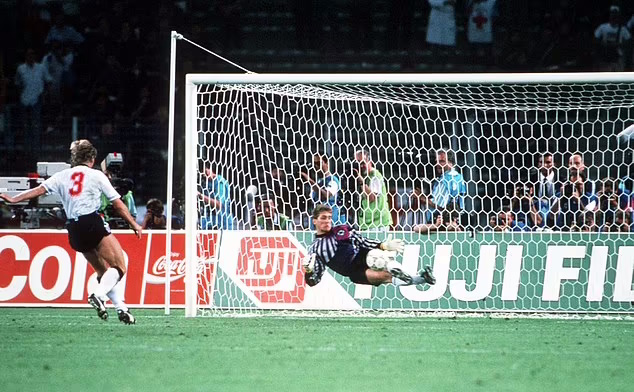 ستاره های آلمانی که در سال ۱۹۹۰ قهرمان جام جهانی شدند الان کجا می باشند؟ 28 ستاره های آلمانی که در سال ۱۹۹۰ قهرمان جام جهانی شدند الان کجا هستند؟