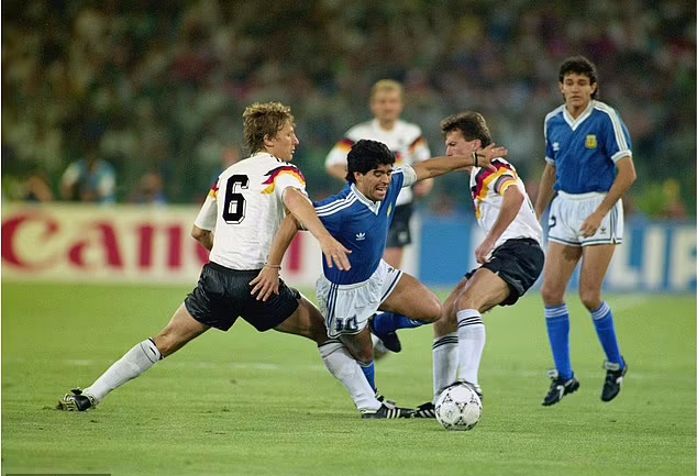 ستاره های آلمانی که در سال ۱۹۹۰ قهرمان جام جهانی شدند الان کجا می باشند؟ 34 ستاره های آلمانی که در سال ۱۹۹۰ قهرمان جام جهانی شدند الان کجا هستند؟