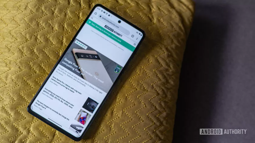 گوشی گیمینگ موتورولا مدل EDGE 20 PRO