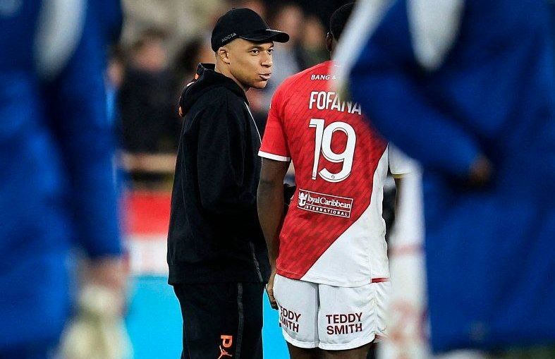 1709483004 مطلب تهدیدآمیز اول تراهای پی اس‌ جی به امباپه عکس