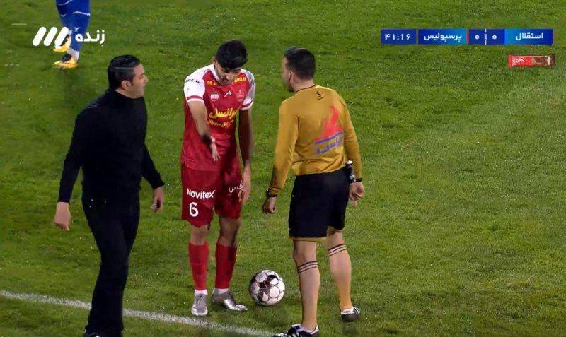 1710551901 وجود کنعانی زادگان روبه رو استقلال