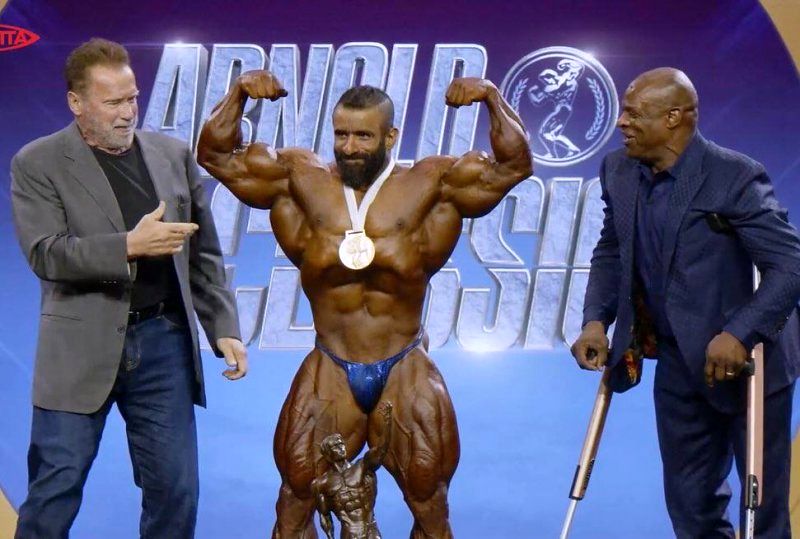 1710717122 چوپان با آرنولد رونی کل من جشن قهرمانی گرفت آفتاب وطن