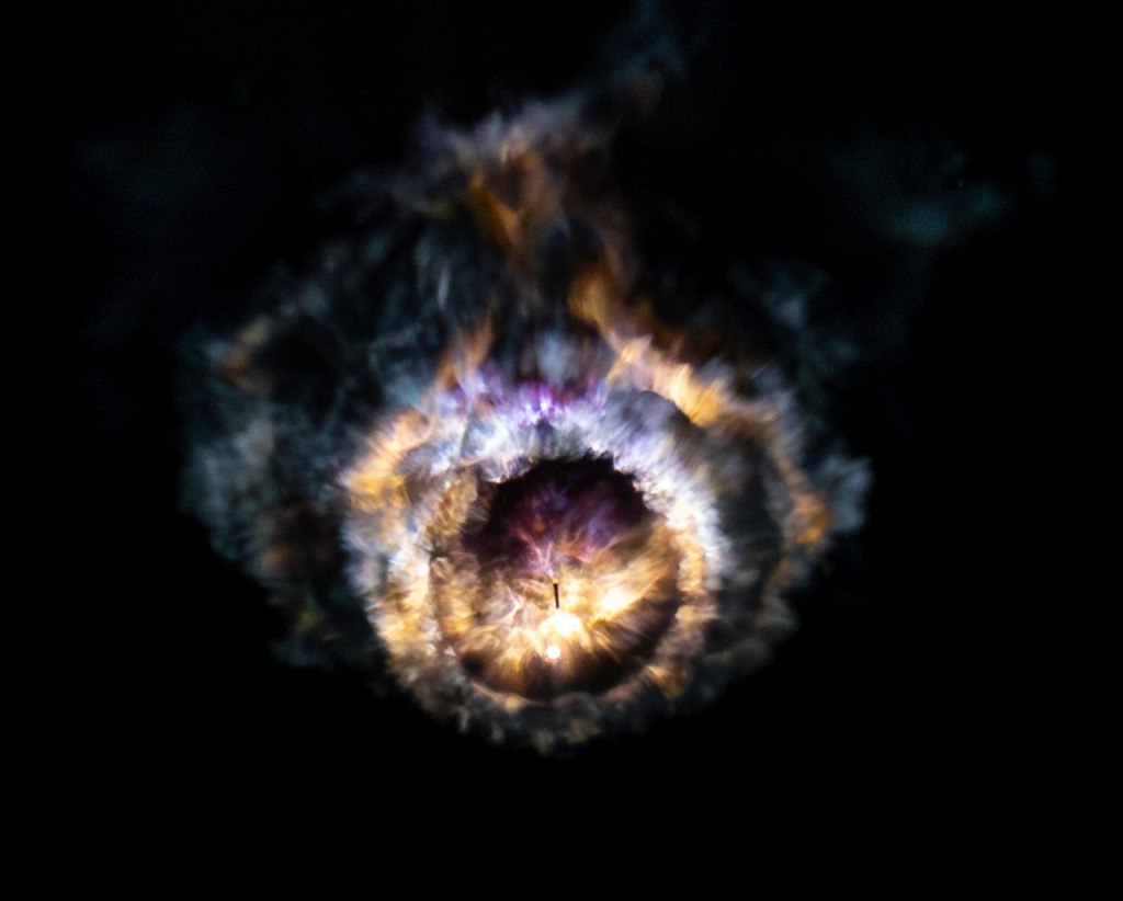 عکس روز ناسا روشنایی Crew 8