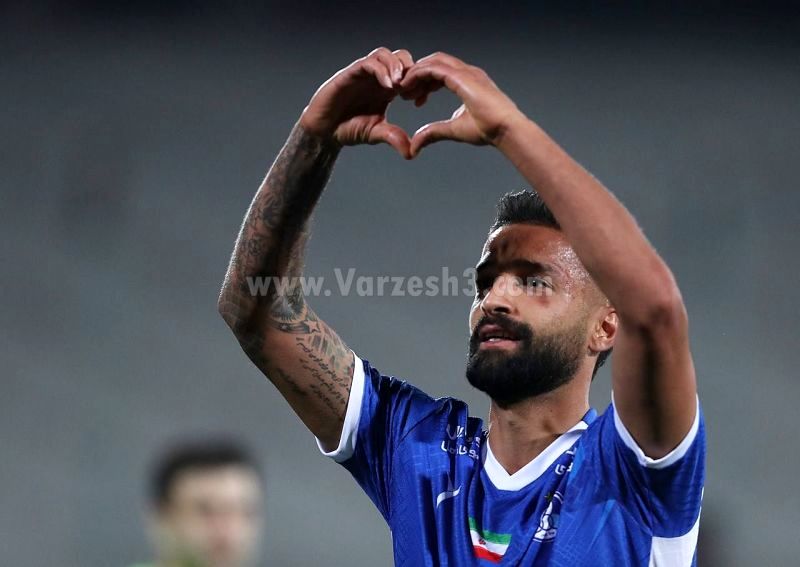 1712466942 دفاع کننده استقلال بازی با آلومینیوم را از دست داد آفتاب