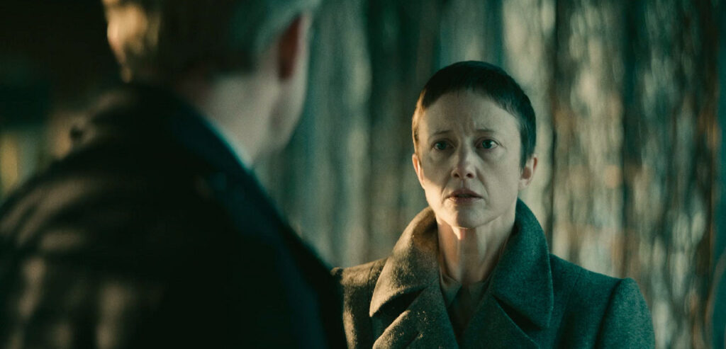 نقد سریال The Regime - داستان یک فروپاشی!_آفتاب وطن 68 The Regime