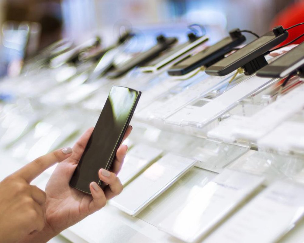 1713855305 ۷ علامت مهم که زمان خرید گوشی تازه را نشان