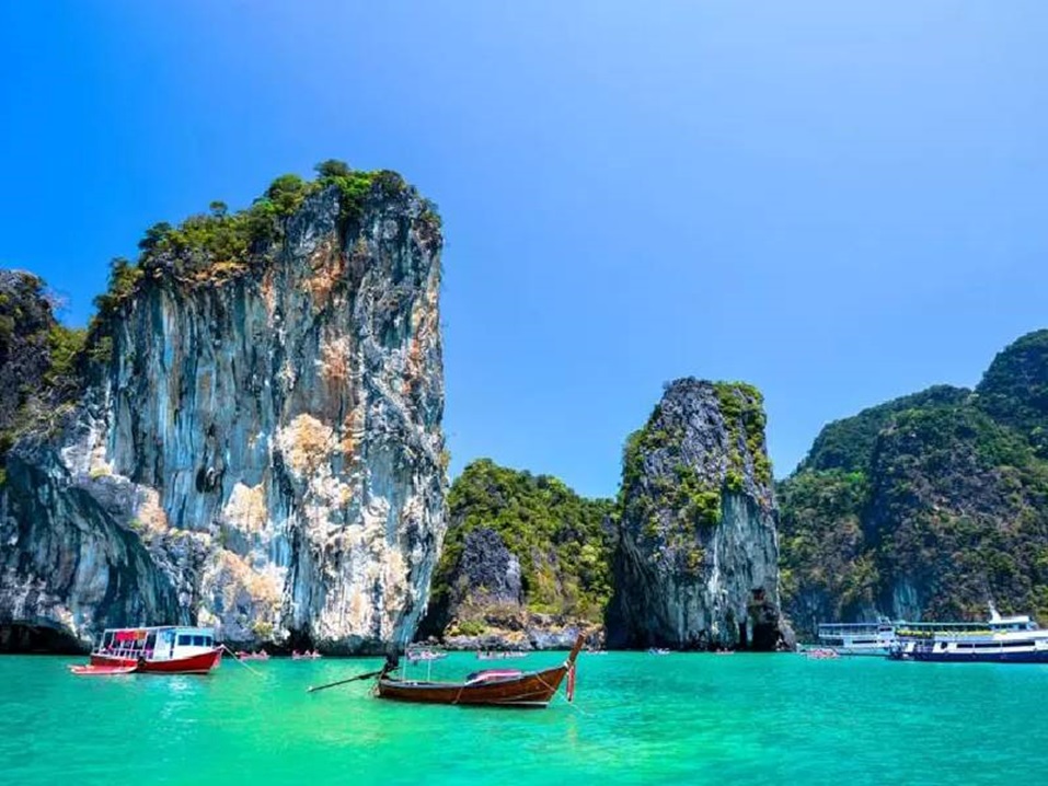 1714292748 557 چک لیست وسایل مورد نیاز برای سفر به پوکت آفتاب وطن