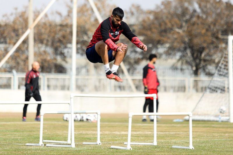 1714338193 سه مصدوم تراکتور برای استقلال آفتاب وطن