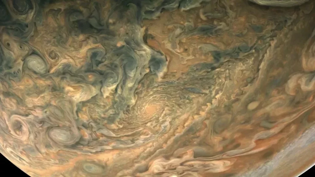 Perijove 16، عبور از مشتری آفتاب وطن.webp