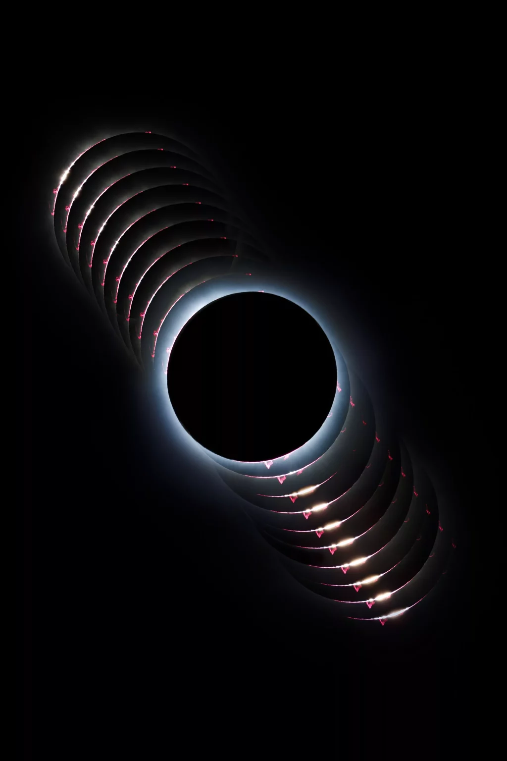 دانه‌های بیلی در خورشیدگرفتگی کامل آفتاب وطن.webp