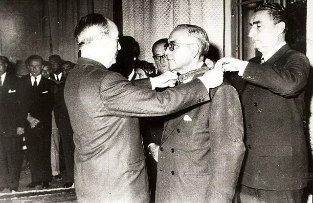 نشان افتخار محمود حسابی