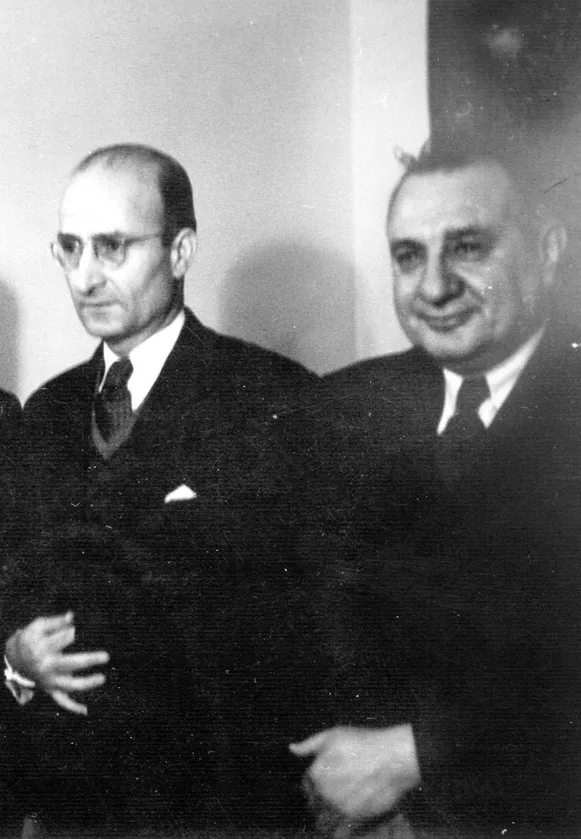 بیوگرافی محمود حسابی؛ زندگینامه پدر علم فیزیک ایران_آفتاب وطن 19 علی اصغر حکمت و علی اکبر سیاسی