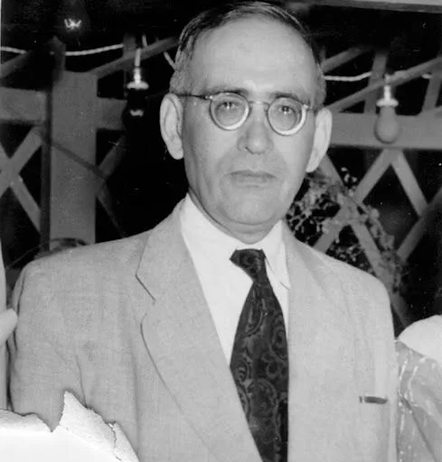 بیوگرافی محمود حسابی؛ زندگینامه پدر علم فیزیک ایران_آفتاب وطن 14 بیوگرافی پروفسور حسابی