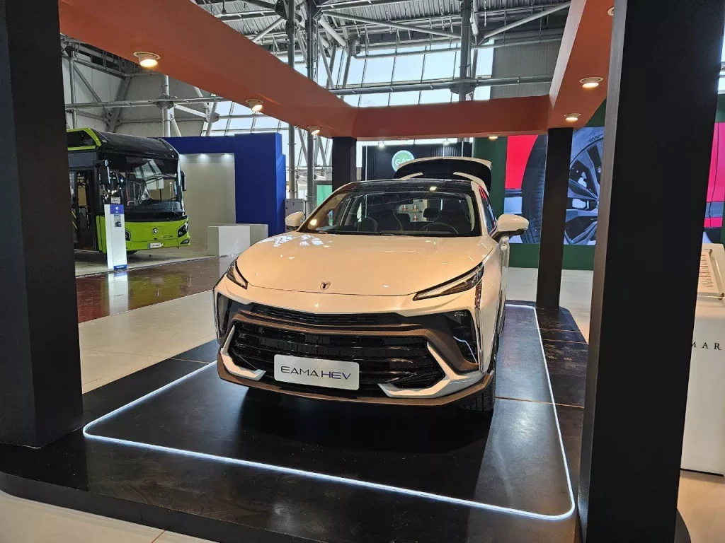 مقصد خودروهای وارداتی، نمایشگاه‌های ماشین است آفتاب وطن.webp