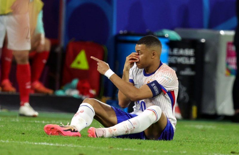 1718741353 امباپه تا مرحله های حذفی بازی نکند‌ آفتاب وطن