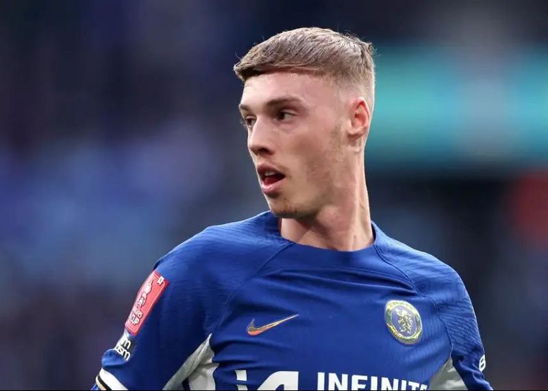 1723627868 پاداش به ستاره چلسی تمدید برای دهمین سال آفتاب وطن